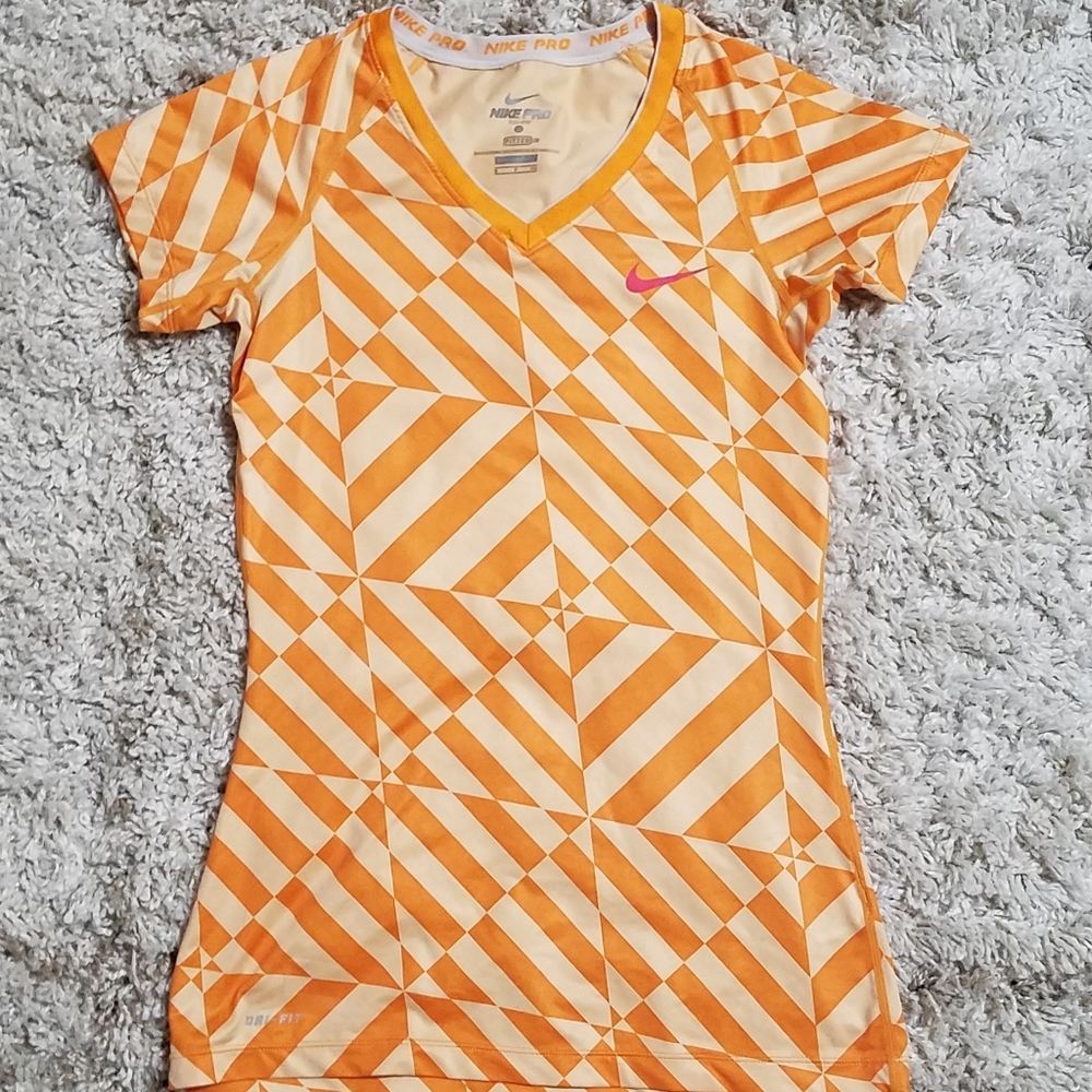 Nike Fitted T-shirt